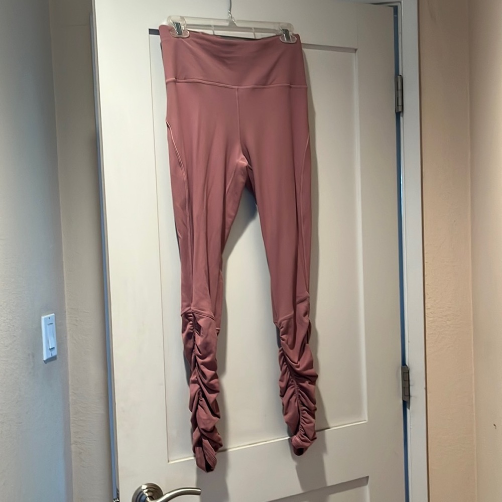 Lululemon full length ruched at bottom leggings